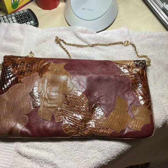 Carlo Fiori envelope purse with chain strap - Picture 2 of 6